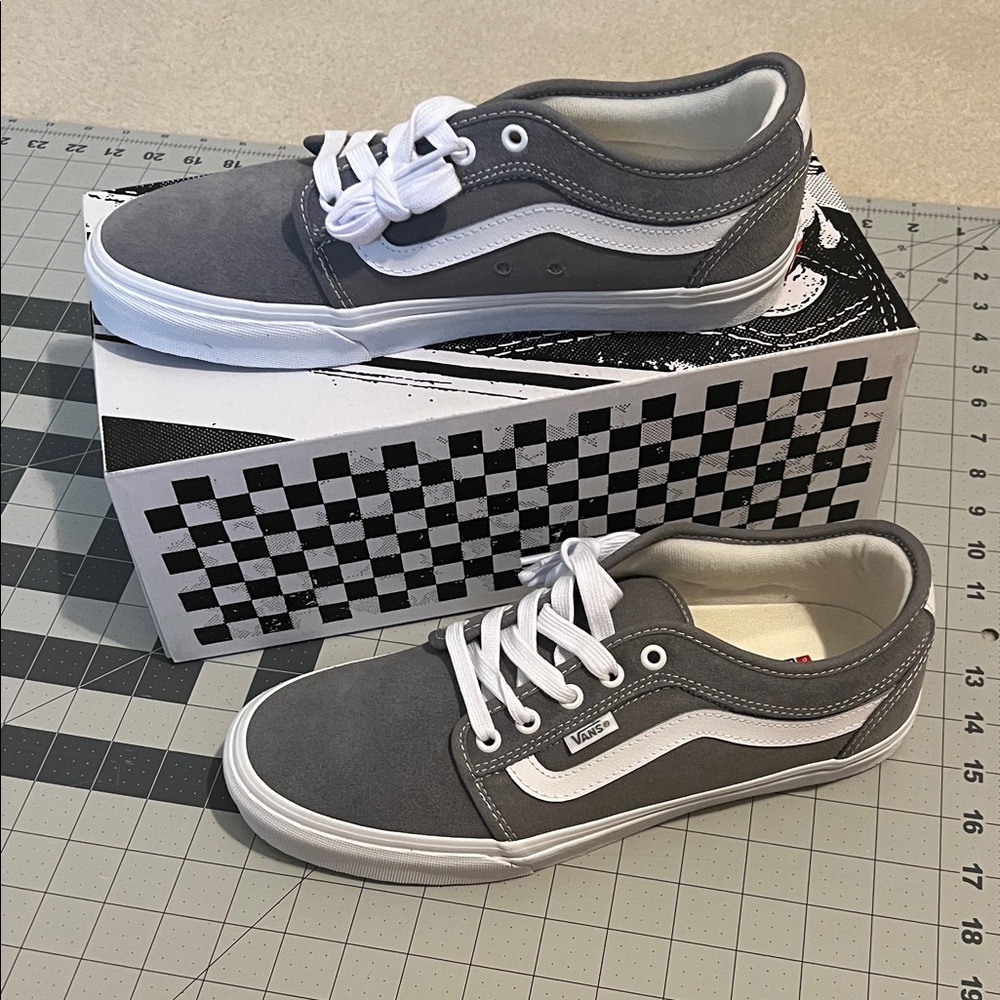 Vans Men's Gray/White Skate Chukka Low Sneakers